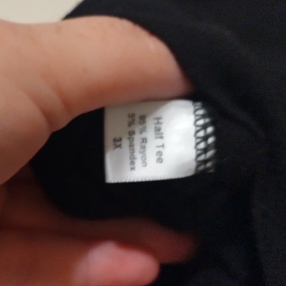 Half tee shirt - Picture 2 of 3